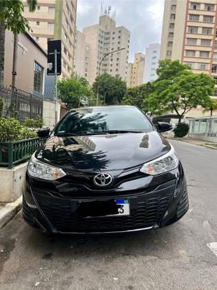 TOYOTA YARIS 1.3 16V FLEX XL LIVE MULTIDRIVE TOYOTA YARIS 1.3 16V FLEX XL LIVE MULTIDRIVE